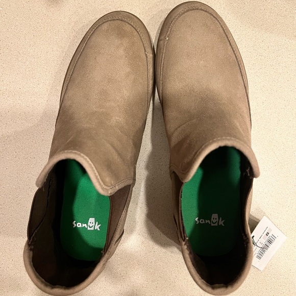 Women’s Size 8 SANUK BOOTIES - Picture 2 of 5